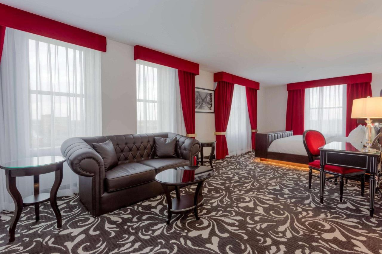 Hotel Retlaw, Trademark Collection By Wyndham Фон-дю-Лак Экстерьер фото