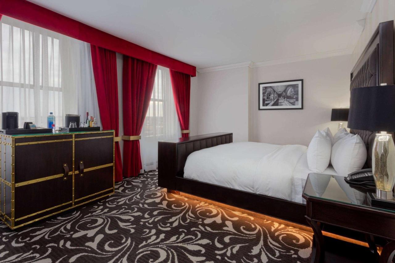 Hotel Retlaw, Trademark Collection By Wyndham Фон-дю-Лак Экстерьер фото